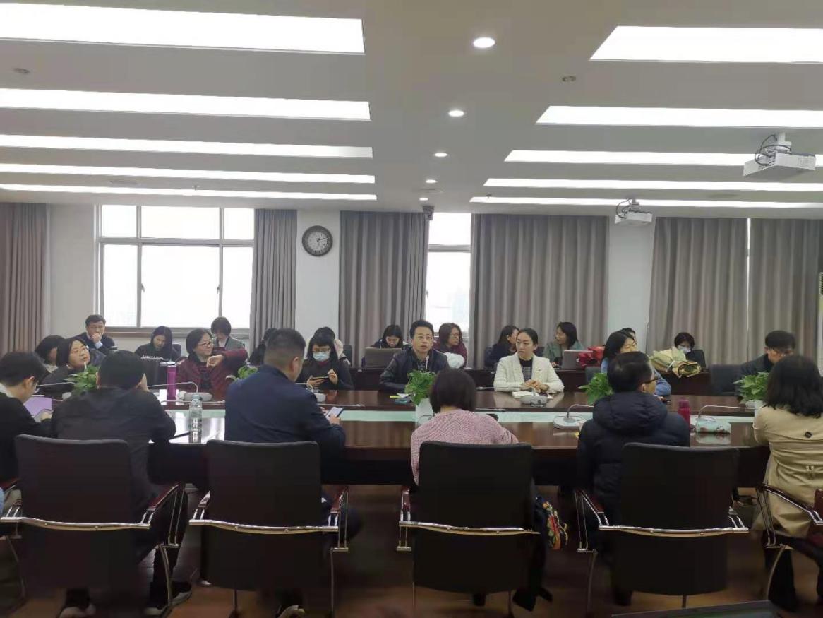 图为领导班子发言